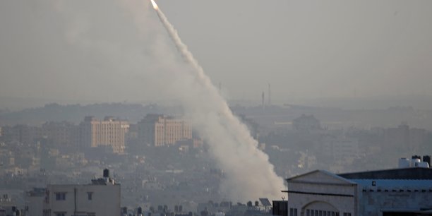 Israel abat un chef du djihad islamique, tirs de roquettes depuis gaza[reuters.com]