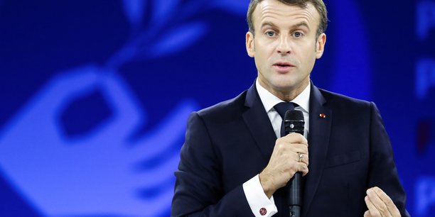 Macron annonce des moyens supplementaires pour l'hopital[reuters.com]