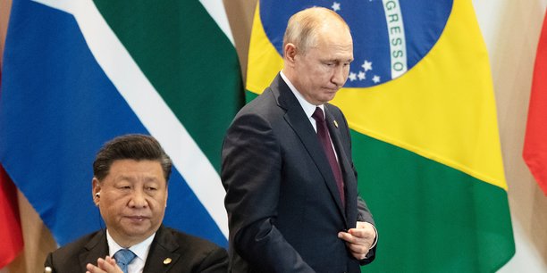 Le président chinois Xi Jinping et le président russe Vladimir Poutine durant le sommet des Brics, qui s'est tenu à Brasilia (Brésil), le 14 novembre dernier.