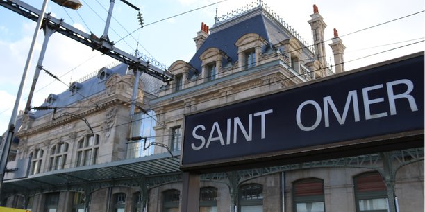 La gare-cathédrale de 3.000 m² Saint-Omer accueille 300 m² de coworking et de fablab.