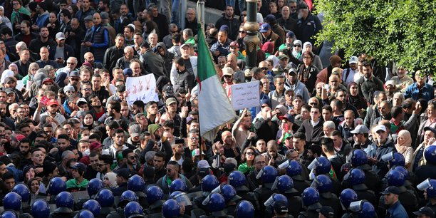 Algerie: les bureaux de vote ouvrent pour une presidentielle rejetee par la contestation[reuters.com]