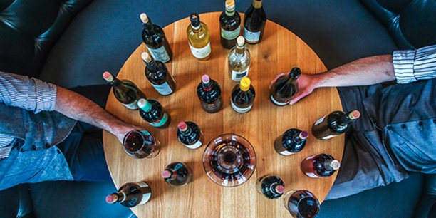 Parmi les activités proposées sur la maketplace Leonaa.fr, on trouve par exemple des ateliers de dégustation avec un vigneron ou un oenologue.