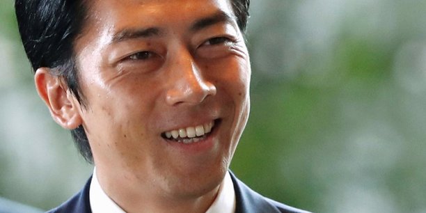 Pour la premiere fois, un ministre japonais prend un conge paternite[reuters.com]