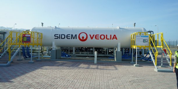 Dans la station de dessalement de Sur, en Oman, Veolia teste en conditions réelles le « barrel », une toute nouvelle technologie censée réduire les risques de dysfonctionnement des membranes ainsi que leur empreinte au sol.