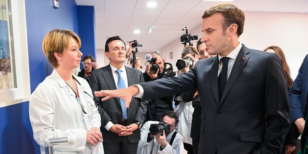 Emmanuel Macron, lors d'une visite de l'usine AstraZeneca à Dunkerque, le 20 janvier 2020.