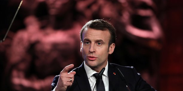 Macron fustige les discours seditieux, melenchon lui repond[reuters.com]