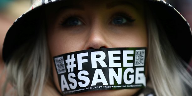 Assange devant la justice pour eviter d'etre extrade aux usa[reuters.com]