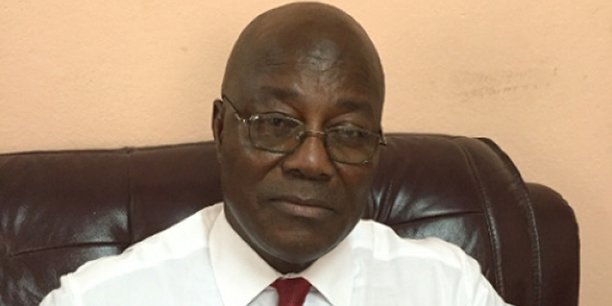 Le Dr Pierre Alaka Alaka est économiste et fiscaliste camerounais.