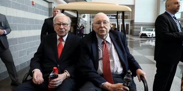 Warren Buffett (89 ans) (à gauche) et son associé, Charlie Munger (96 ans ), patrons de la société Berkshire Hathaway