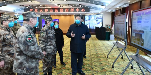 Dès sa descente d'avion, Xi Jinping s'est rendu à l'hôpital de Huoshenshan, celui qui avait été construit en 10 jours par une armée d'ouvriers.