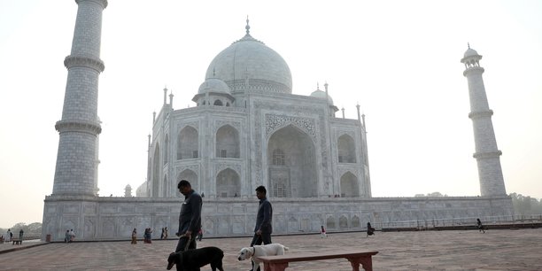 Le Taj-Mahal, situé à Agra dans le nord de l'Inde, est d'ordinaire le monument le plus visité du pays avec 7 millions de visiteurs annuels.