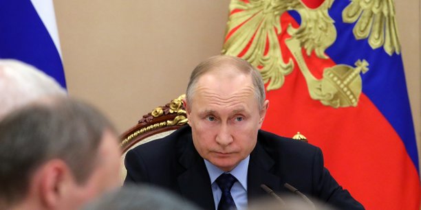 Poutine officialise le referendum du 22 avril sous reserve du coronavirus[reuters.com]