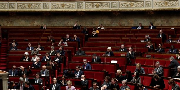 Coronavirus: le parlement francais adopte le nouveau budget[reuters.com]