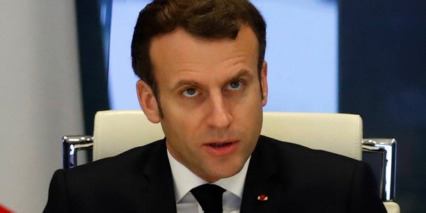 Macron gagne 11 points dans le barometre mensuel ifop, selon le journal du dimanche[reuters.com]
