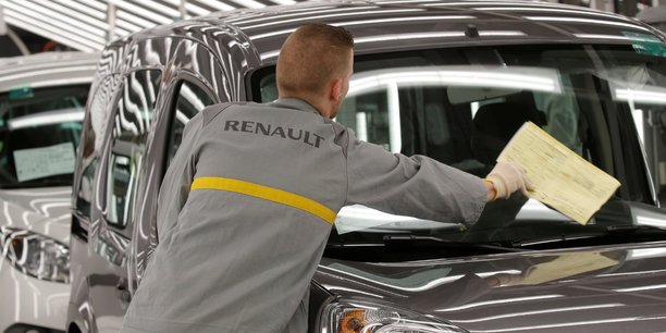 Renault met 16.000 salaries d'ile-de-france en chomage partiel[reuters.com]