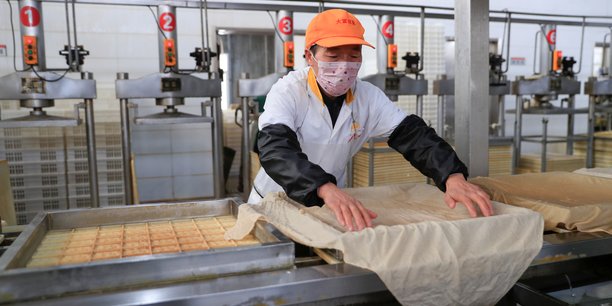 Chine: croissance minime de l'activite manufacturiere, montre le pmi caixin[reuters.com]