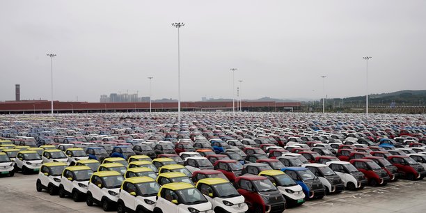 Coronavirus: la chine pourrait assouplir les quotas de voitures electriques[reuters.com]