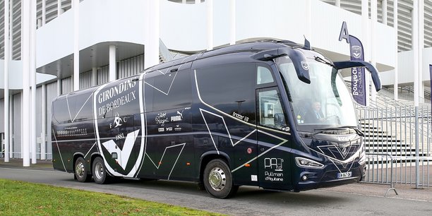 C'est ce bus du Football Club des Girondins de Bordeaux qui a convoyé ce jeudi les soignants néo-aquitains à Mulhouse.