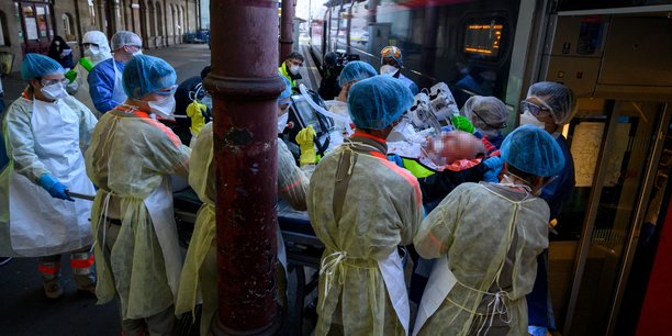Coronavirus: deux tgv transferent des malades parisiens vers la bretagne[reuters.com]