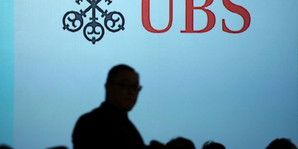 Ubs: la gestion de fortune soutient le benefice net au t1[reuters.com]