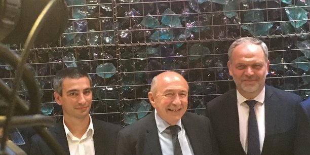 Gérard Collomb entouré de Yann Cucherat (à gauche) et François- Noel Buffet (à droite). Ils porteront la nouvelle liste commune à la ville et à la métropole de Lyon.