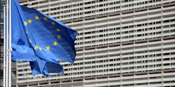 Une taxe europeenne sur les entreprises rapporterait jusqu'a 10 milliards d'euros par an, selon la commission[reuters.com]