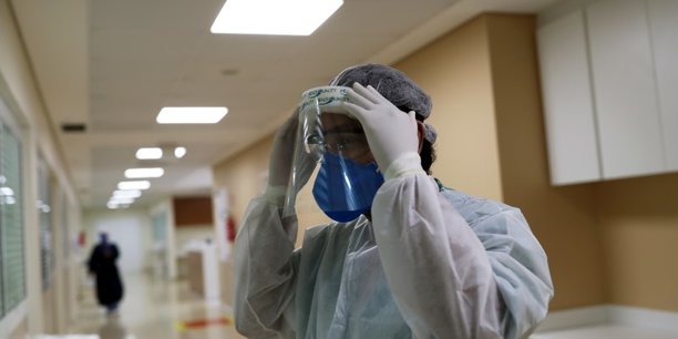Coronavirus: record des deces quotidiens au bresil, plus de 580.000 cas[reuters.com]