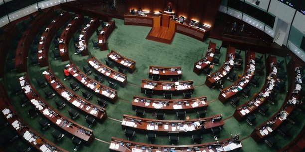Hong kong adopte une loi sur l'hymne chinois malgre les protestations[reuters.com]