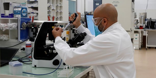 Sanofi va investir 610 millions d'euros pour la recherche et la production de vaccins[reuters.com]