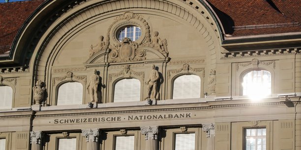 Suisse: la bns maintient sa politique et reste prete a freiner le franc[reuters.com]