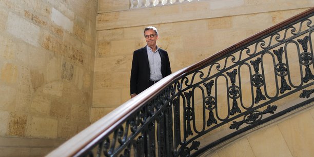 Le nouveau maire de Bordeaux, Pierre Hurmic, qui a rencontré son prédécesseur, ce 1er juillet au Palais Rohan, est un fervent opposant de la cogestion métropolitaine.