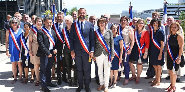 Le nouveau conseil municipal de Montpellier sur le parvis de l'Hôtel de Ville le 4 juillet 2020.