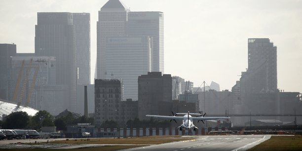 Londres leve les regles de quarantaine sur de nombreuses destinations[reuters.com]