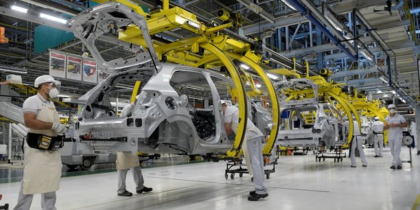 Fiat chrysler rappelle plus de 900.000 voitures aux etats-unis[reuters.com]
