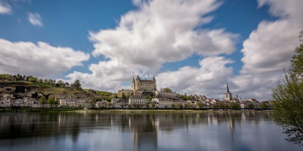 Le château de Saumur a été classé Monument historique en 1862. Au cœur du Val de Loire, classé en 2000 « Patrimoine mondial de l’humanité », il est situé sur la route historique de la Vallée des Rois,
