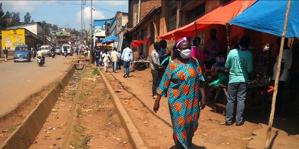Dans les rues de Bukavu comme ailleurs, les masques sont encore trop rarement portés. Gloire Kalunduzi Baraka/Projet Dashboard, Author provided