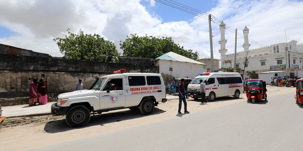 Somalie: puissante explosion dans une base militaire de mogadiscio[reuters.com]