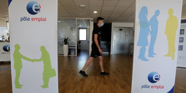 France: nouvelle baisse en trompe l'oeil du chomage au deuxieme trimestre pendant le confinement[reuters.com]