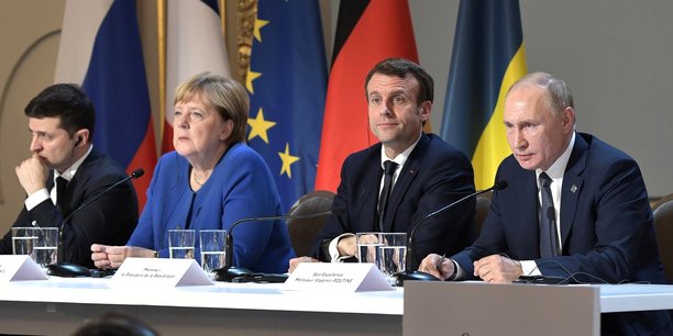 Les chefs d'Etat ukrainien, allemand, français et russe lors du Sommet Format Normandie le 9 décembre 2019. Ce vendredi, une réunion doit se tenir entre les conseillers diplomatiques de ces pays pour discuter de la guerre du Donbass, selon les informations de plusieurs médias russes et anglais.