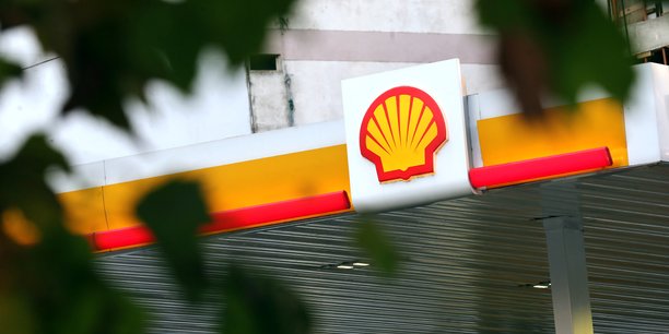 En pleine mutation verte, shell veut reduire de 40% ses couts de production de petrole & gaz[reuters.com]