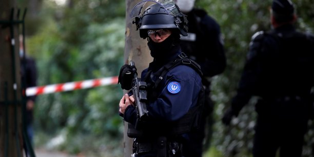 Attaque a paris: un suspect a ete interpelle, confirme une source policiere[reuters.com]