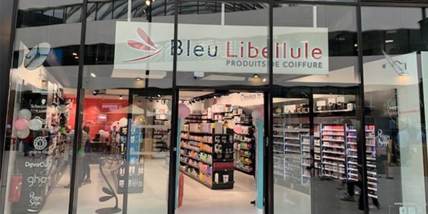 Le groupe Bleu Libellule (retail de produits capillaires professionnels), qui compte un réseau de 202 points de vente en zones commerciales ou centres commerciaux, étudie la possibilité de s'installer dans les centres-villes.