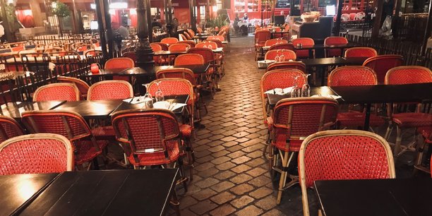 Les restaurants désertés de la place du Tertre (Montmartre) début octobre 2020 à Paris.