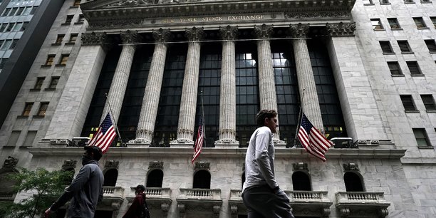 Wall street ouvre en hausse avec les espoirs sur la relance[reuters.com]
