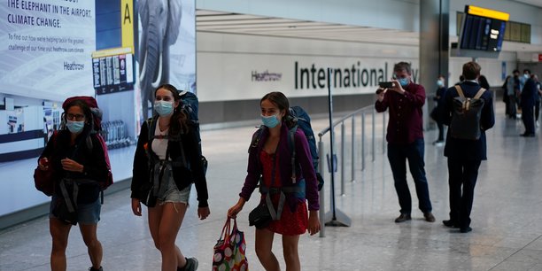 Coronavirus: le royaume-uni va tester les voyageurs en partance pour l'etranger[reuters.com]