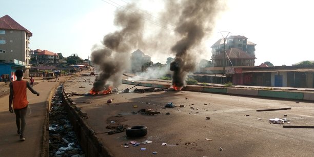 Un policier tue lors de violences post-electorales en guinee[reuters.com]
