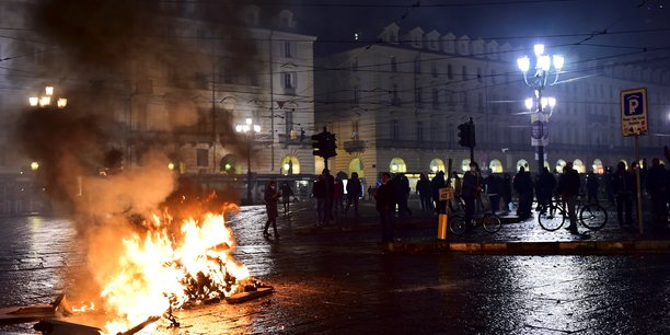 Incidents a milan et turin lors de manifestations anti-couvre-feu[reuters.com]