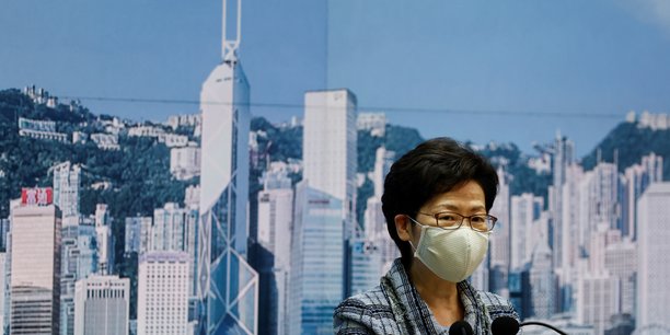 Hong kong: lam ira a pekin pour parler de la reprise economique[reuters.com]