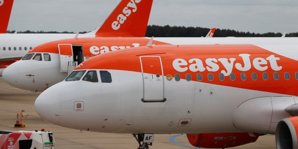 Easyjet leve 400 milliards de dollars via des accords de vente/location d'avions[reuters.com]