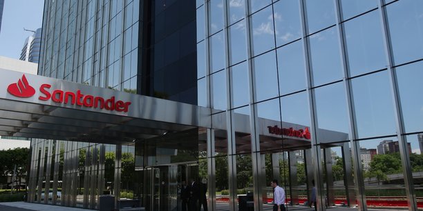 Santander optimiste pour 2020, vise 1 milliard d'euros de reduction de couts en plus[reuters.com]